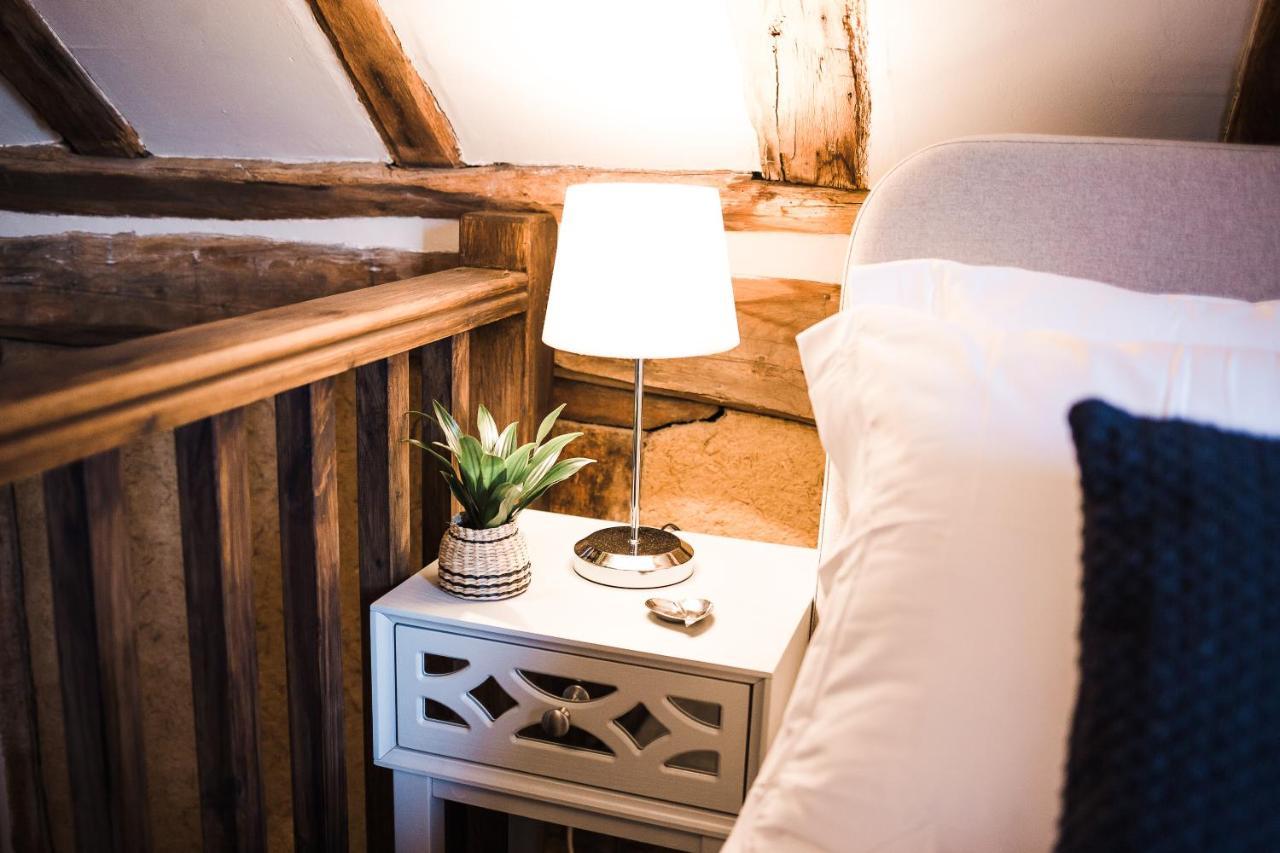 فيلا Taylour House - Edenbridge, Sleeps 10, Historic, Unique Yet Modern المظهر الخارجي الصورة