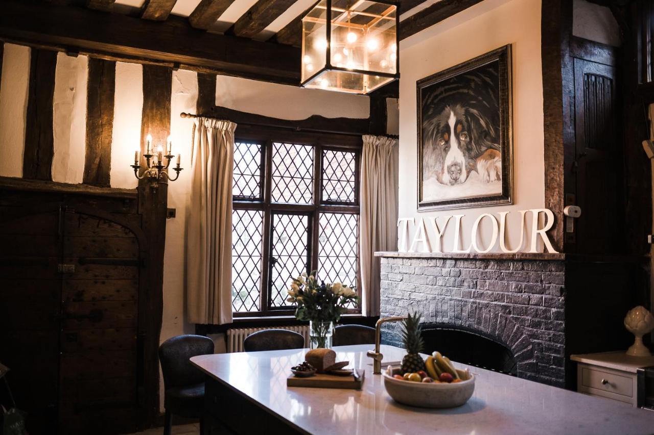 فيلا Taylour House - Edenbridge, Sleeps 10, Historic, Unique Yet Modern المظهر الخارجي الصورة